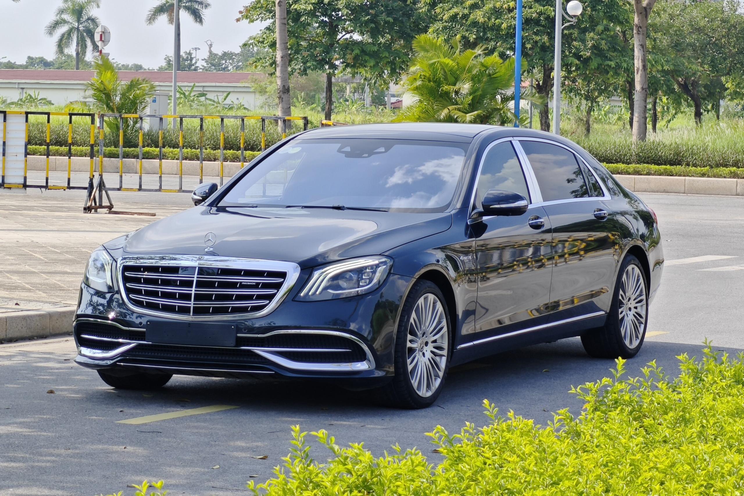 Showroom xe cũ kêu lỗ 2 tỷ đồng cho chiếc Mercedes, rao bán cả năm vẫn ế