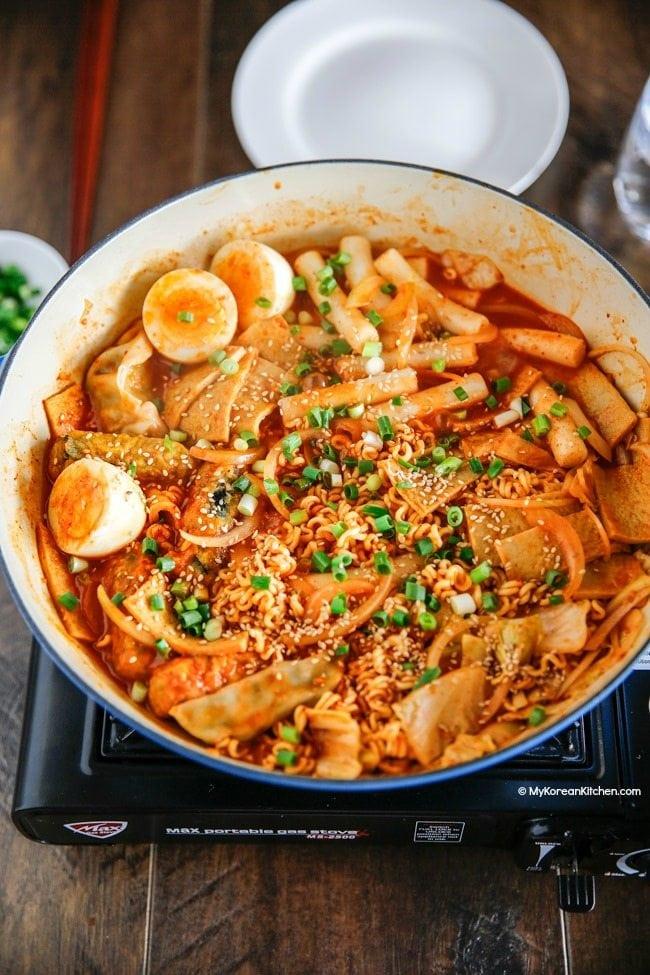 Rabokki – Ramen + Tteokbokki