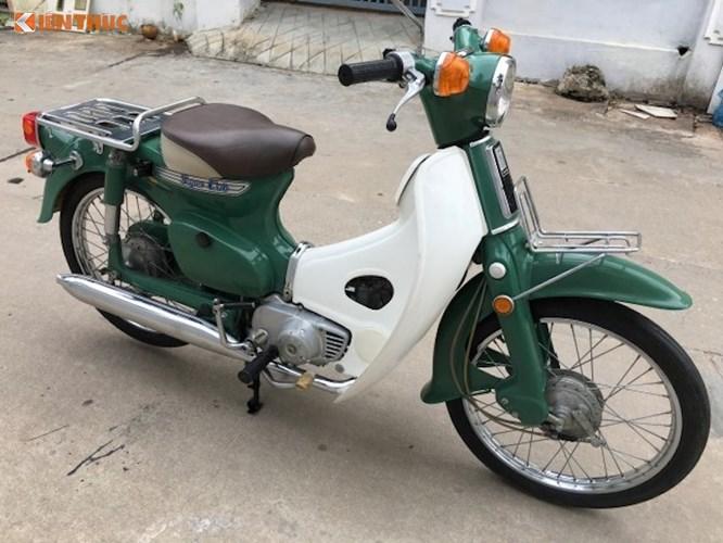 Trải qua gần 60 năm, đã có nhiều thế hệ Honda Super Cub được ra đời. Tại Việt Nam, người dân đã quá quen thuộc với các đời Cub 78 "Dame", 79 "đầu vênh máy cánh" hay 81 "kim vàng giọt lệ". Nếu tính theo thế hệ, chiếc Cub 79 sẽ là thế hệ thứ 3 của dòng xe Super Cub, sau chiếc Super Cub C100 đầu tiên và Cub 78 "Dame".