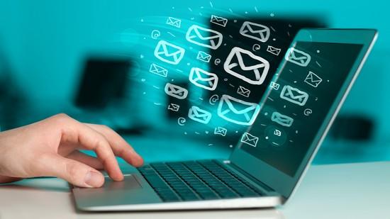 Mách bạn cách trả lời email khách hàng chuyên nghiệp