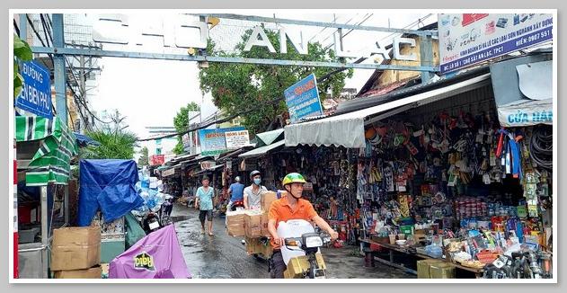 Cổng chính vào Chợ An Lạc