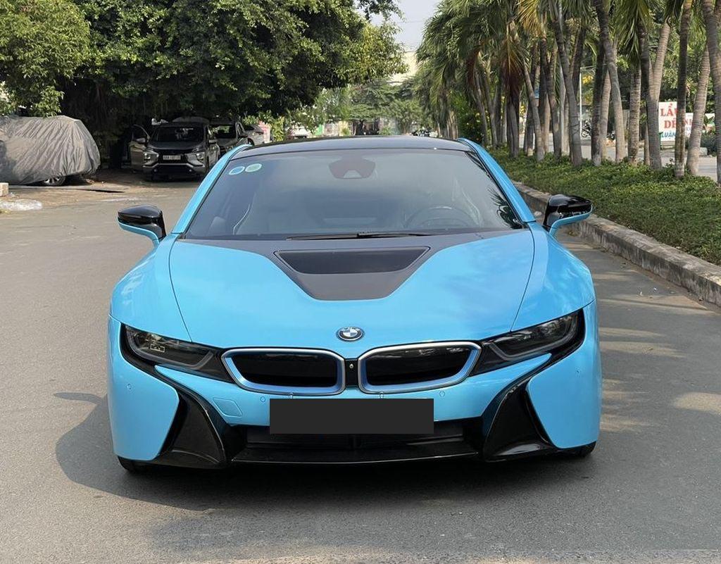 BMW i8 lên sàn xe cũ, giá rao bán 2,5 tỷ đồng