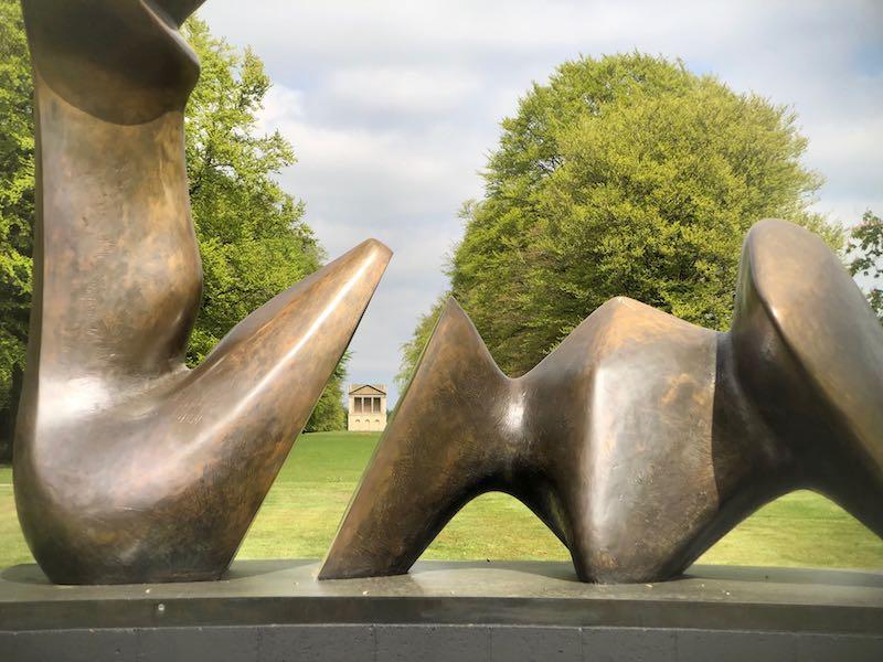 GIẢI CHI TIẾT ĐỀ THI IELTS READING: Henry Moore (1898-1986)