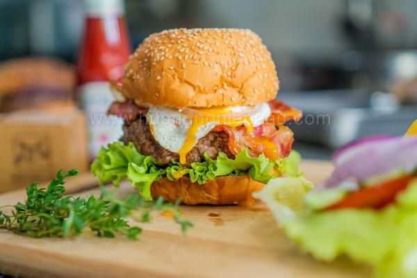 Hướng Dẫn Cách Làm Hamburger Bò Ngon Như Ngoài Hàng